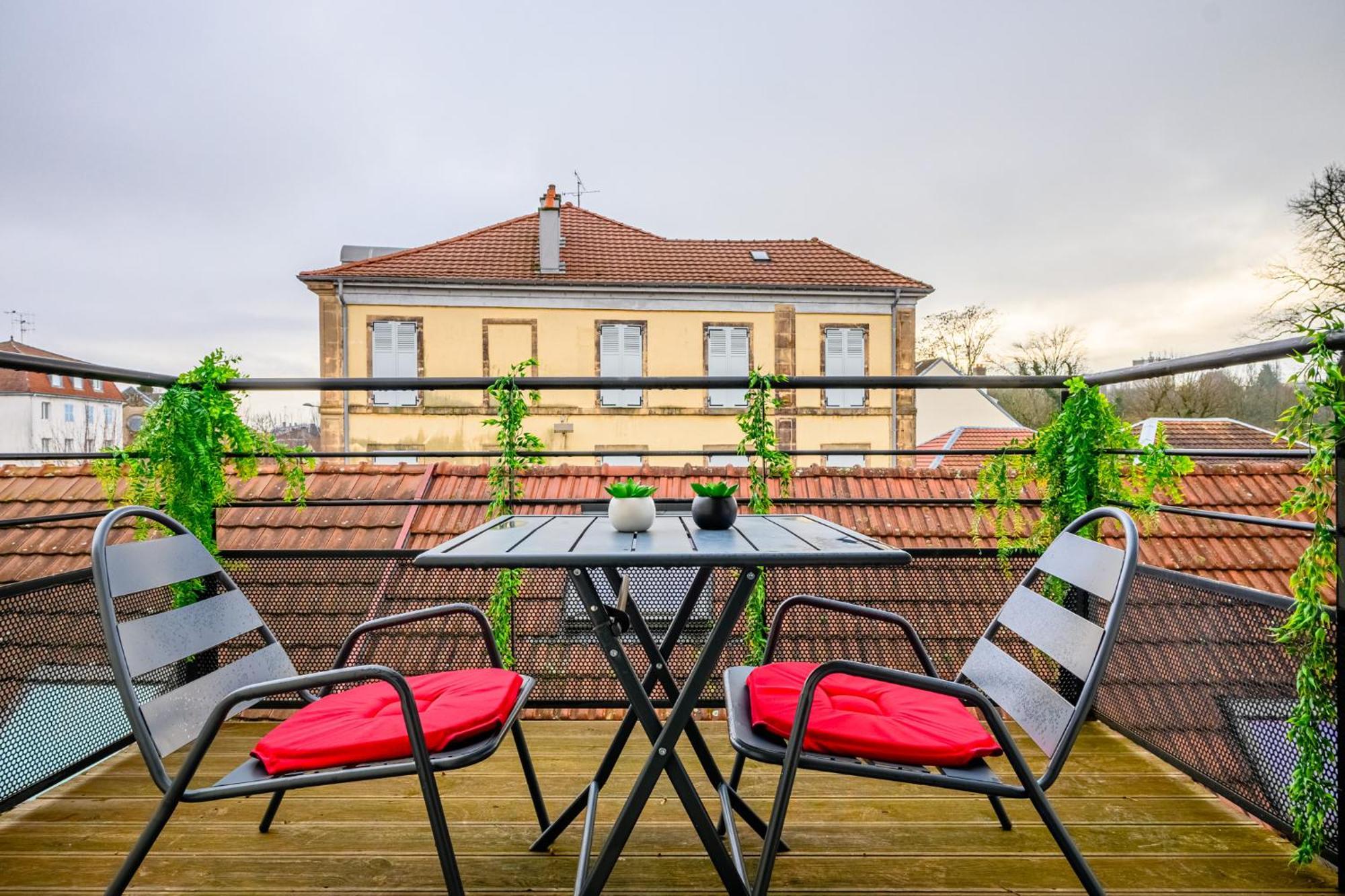 Le Charles Apartment Montbeliard Ngoại thất bức ảnh