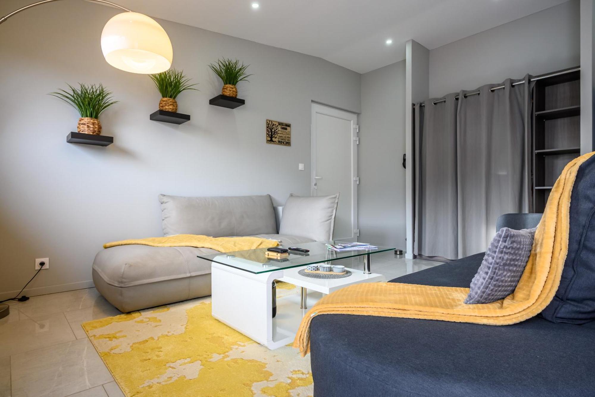 Le Charles Apartment Montbeliard Ngoại thất bức ảnh